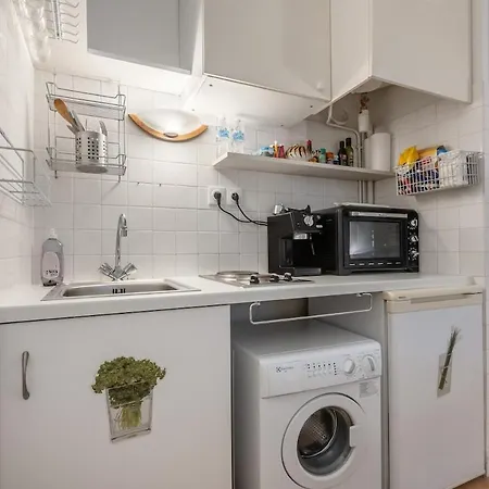 Cosy Well Located In Center 公寓 *