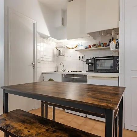 Apartment Cosy Well Located In Center *