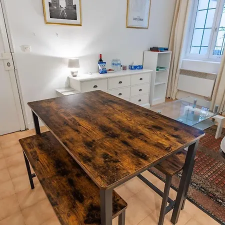 Cosy Well Located In Center * Paris