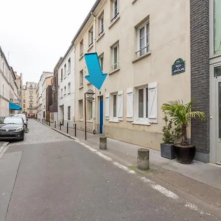 Cosy Well Located In Center Apartment *